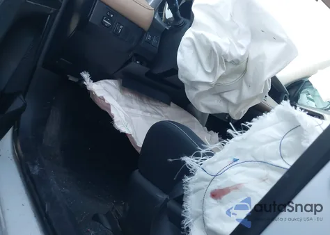 2016 Toyota Rav4 Xle z USA, uszkodzony, nr VIN 2T3RFREV7GW462141